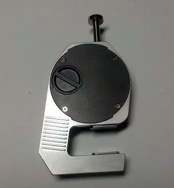 Цифровой толщиномер с LCD дисплеем. Микрометр &ndash; точный измерительный инструмент 110651 фото