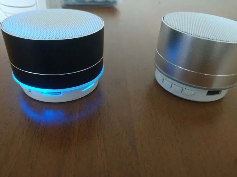Бездротова колонка. Динамік із з&rsquo;єднанням UFO та підсвічуванням 100355 фото